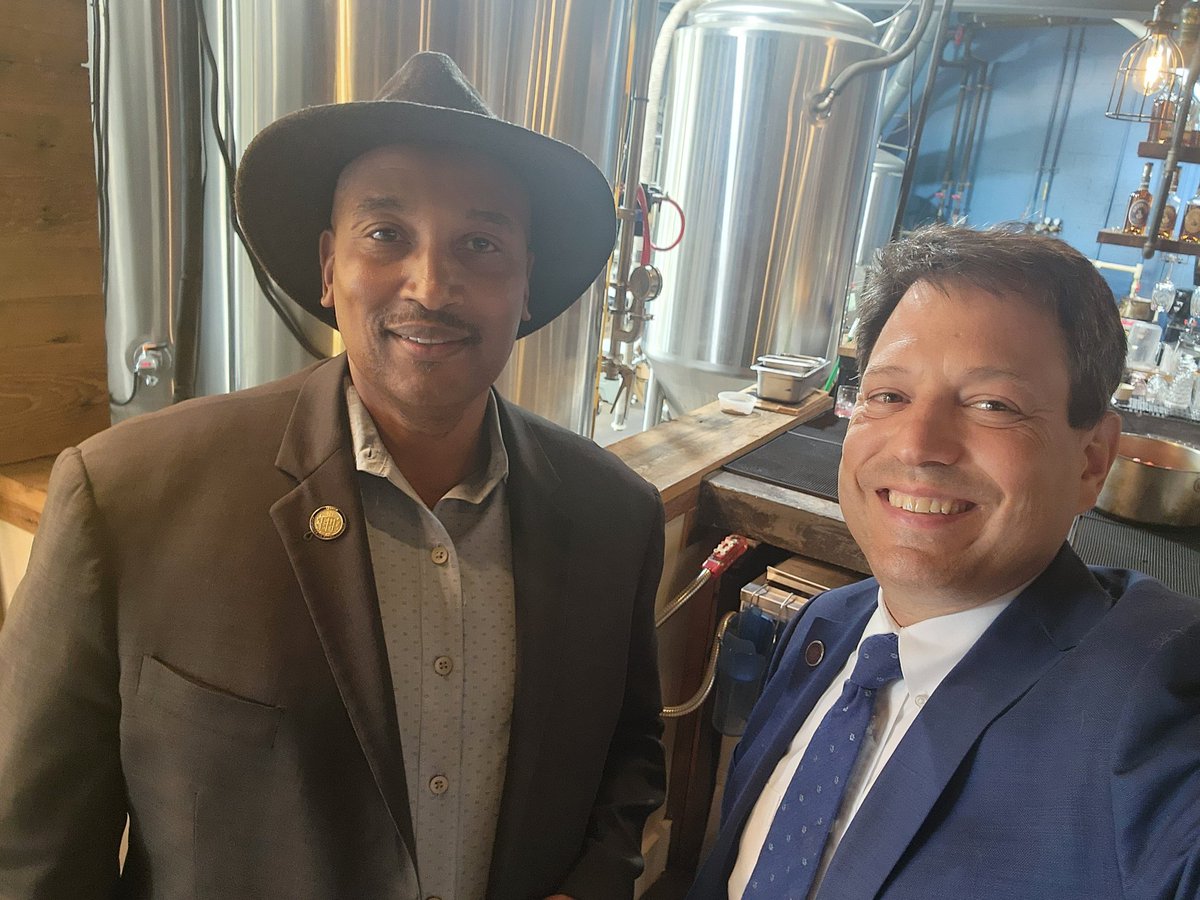 ssurovell's tweet image. Just got a beer with the next brick in the wall and Senator from Suffolk!  Watch out for @Clintjenk on your doors - he's coming!  #BrickWall