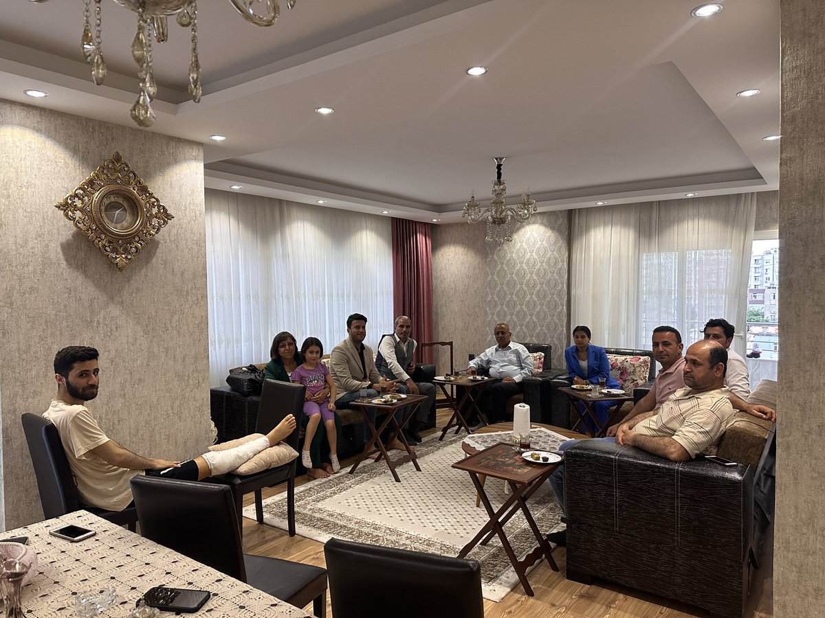 Gokhanyildrm01's tweet photo. Trafik kazası sonucu geçirmiş olduğu ameliyat sonrası Yüregir ilçe  başkan yardımcımız @avmuzafferbuluc’ geçmiş olsun ziyaretinde bulunduk https://t.co/8BZ6dqc5k0