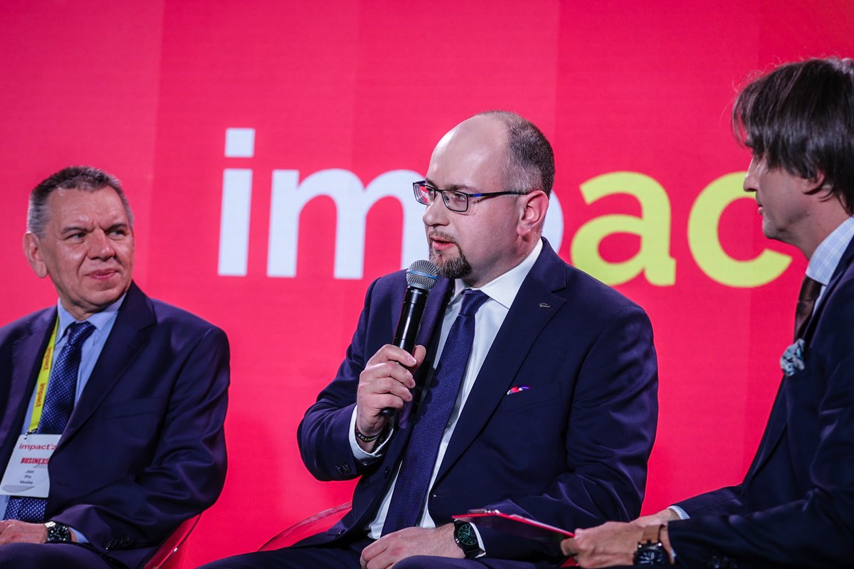 Grupa_Enea's tweet photo. #EneaNaScenieImpact podczas #Impact23 przechodzi do historii. Dzięki, #Poznań za 2 dni merytorycznych i inspirujących rozmów o przyszłości. #Enea kolejny raz była częścią jednego z najważniejszych europejskich wydarzeń gospodarczo-technologicznych 👌 Dziękujemy, że byliście z nami w strefach Grupy #Enea: #DodajemyEnergii i #VRBus 😁 Do zobaczenia #NaScenieImpact podczas #Impact24! 👋