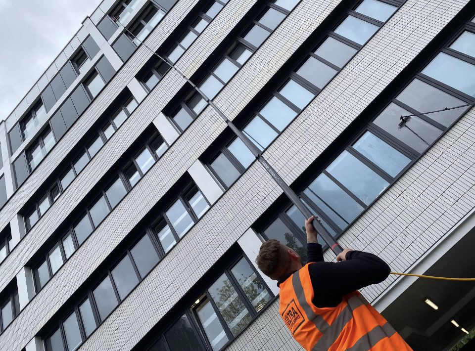 UltraCleaning72's tweet photo. #lovewindowcleaning https://t.co/Yyx9OS3uLz