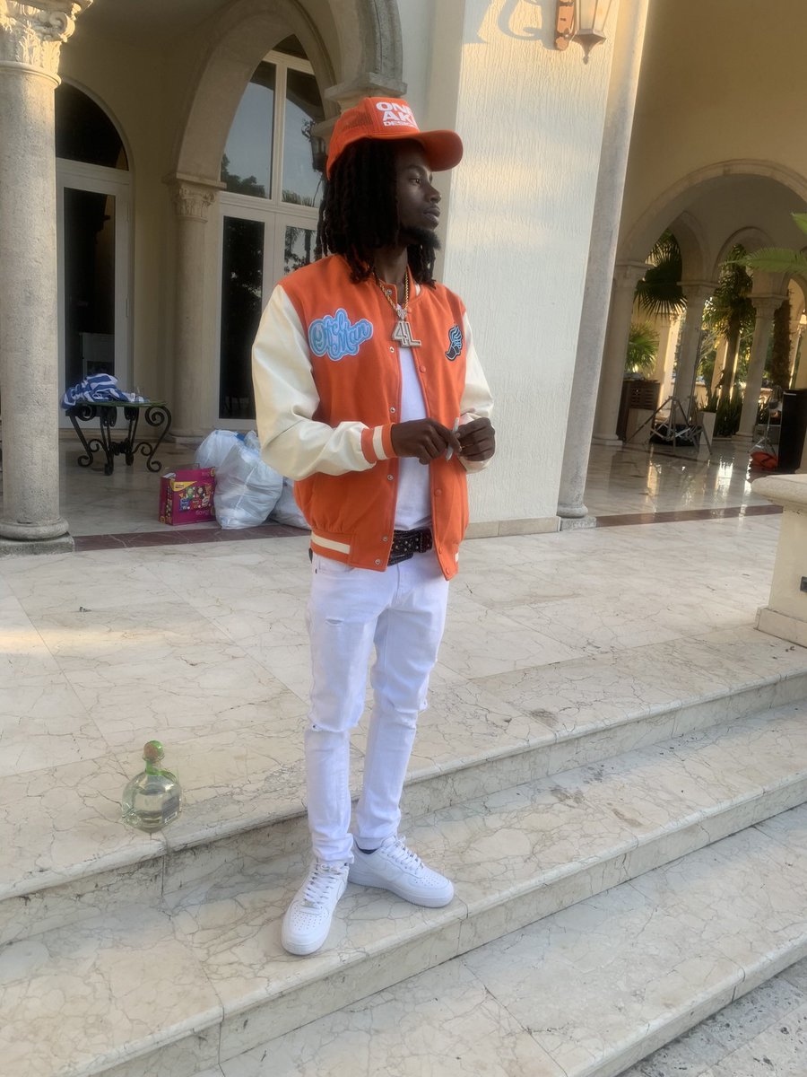 Ra_Glizzy's tweet image. When U Talking Bout Motion Make Sure You Mention Me ⚡️⚡️Couple Bands 05-12-23. #Midnight Tonight