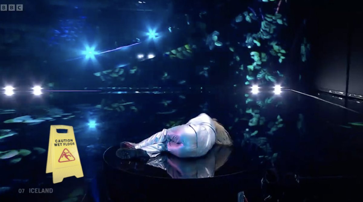 Slysin gera ekki boð á undan Chér 🤷🏻‍♂️#12Stig  #eurovison2023