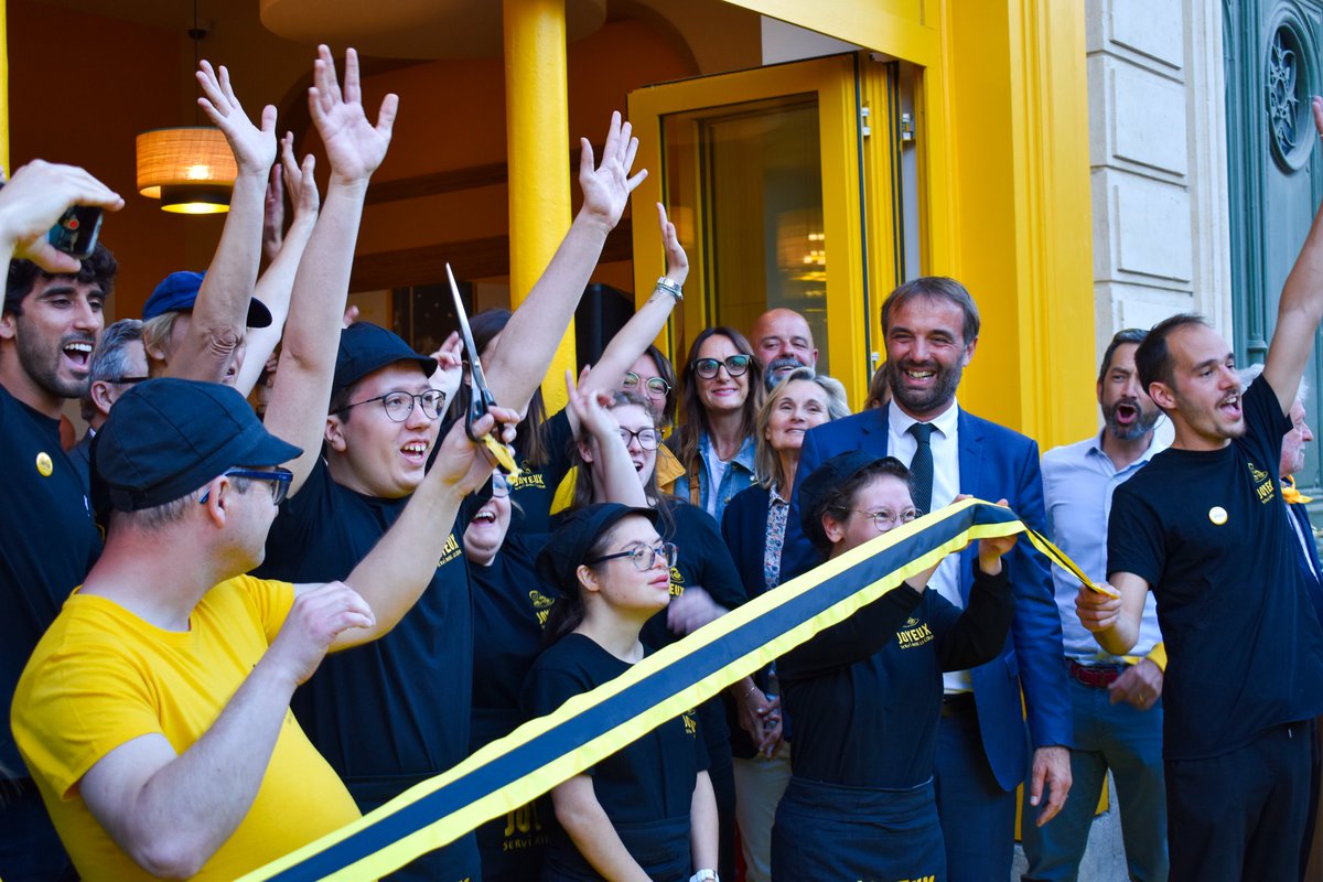 SEPTEO_GROUPE's tweet image. [ ☕ Café Joyeux ]

Nous sommes fiers d&apos;avoir été présents ce jour à l&apos;inauguration du Café Joyeux #Montpellier 

Parce que l’égalité des chances est une valeur primordiale pour notre groupe, il nous a paru évident de soutenir cette belle initiative.

#solidarité #Inclusif