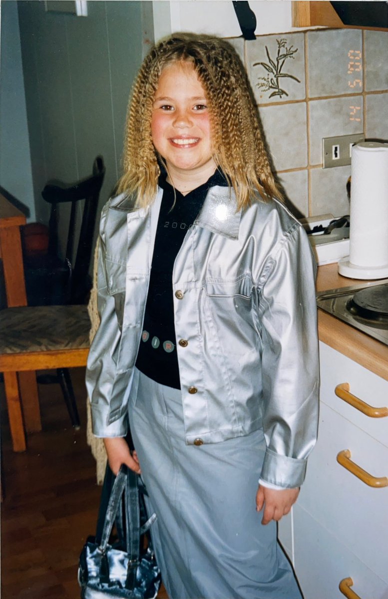 Ég vil meina að Diljá hafi fengið outfit inspó frá 9 ára mér #12stig