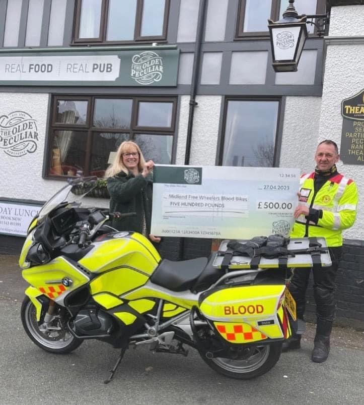 We’d like to give a big thank you to Corrine, pictured with our rider Andi W, who owns The Olde Peculiar for this lovely donation from pub quizzes and a St Patrick’s Day celebration 🎉