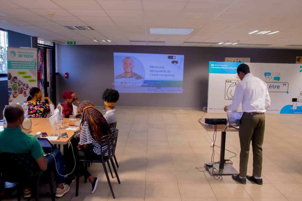 Merci à <a href="/EzekiasBokove/">Ezekias Bokove</a>, #GDE <a href="/googlecloud/">Google Cloud</a> de nous avoir instruit sur le Cloud Computing lors du #IWDAbidjan 😊 <a href="/wtmcloudabj/">WTM Cloud Abidjan</a> <a href="/abjintech/">Abidjanaises In Tech 👩🏾‍💻</a>
#DareToBe |  #OserEtre |  #WTMDay

Prochain évent: #GoogleIO  Extended Abidjan 😌
Il ne reste que 37 places disponibles👇
gdg.community.dev/e/m9hb98/