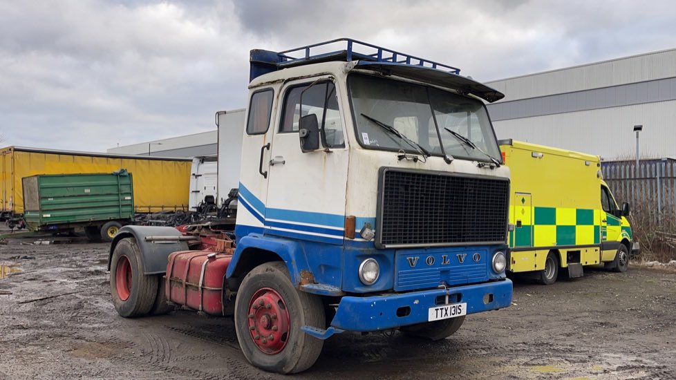 CVAAuctions's tweet photo. We know someone on here will be looking for one of these 👇🏻 Oldens are Golden ✨ 

1977 Volvo F89 LHD 4x2 Tractor unit.

She does have a Clutch Hydraulic Fault and is sold with the old Blue V5 only. 

#f89 #volvof89 #lefthanddrive #oldvolvo #1977volvo https://t.co/aawep5XXi7