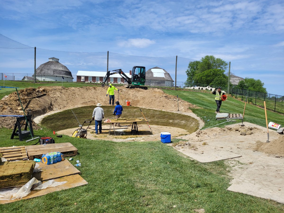 wadsworth_golf's tweet photo. Back at University of Illinois Practice Facility for some bunker renovation work. Thank you @IVI_GOLF and @ChuckHutton3 for the #PermaEdge product, and special thank you to David Whelchel, ASCGA, for the training and installation guidance. #Illini https://t.co/zghKltx5tC
