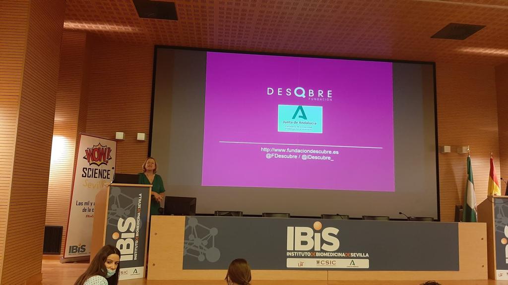FDescubre's tweet photo. Hoy el día ha dado para mucho🙂. La directora de @FDescubre ha presentado ‘Descubre, un aliado para comunicar y divulgar tu investigación' en #WoWScience para contar los recursos que ofrece Descubre en sus 3 líneas de actuación:
✅ Comunicación
✅ Divulgación
✅ Formación https://t.co/0OoYWsn3kw