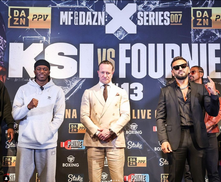 DigitalSelf_XR's tweet photo. Join us this weekend at the O2 Arena  in London for this epic match-up between YouTuber/boxer @KSI VS  Professional Boxer @JoeFournier_  

Who will win this match?

@DAZNBoxing @MisfitsBoxing 

#Boxing #match #KSI #JoeFournier #london #digitalself https://t.co/SXnglj3xdC