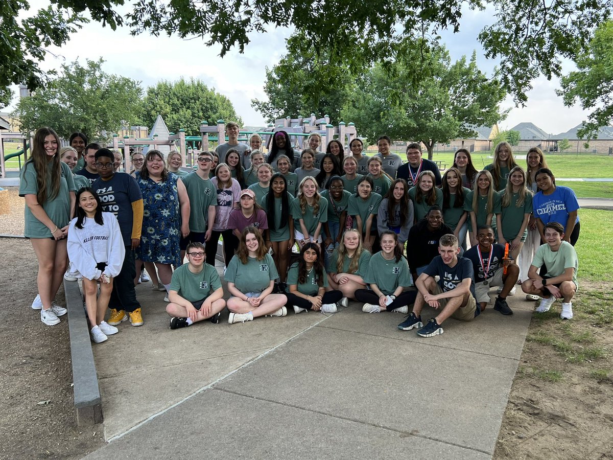sha_olive's tweet photo. Circle of Friends end of year picnic! We are going to miss our seniors!! Thanks for your service!! @KHSIndianNation @KellerSped https://t.co/j3Jhc9fGva