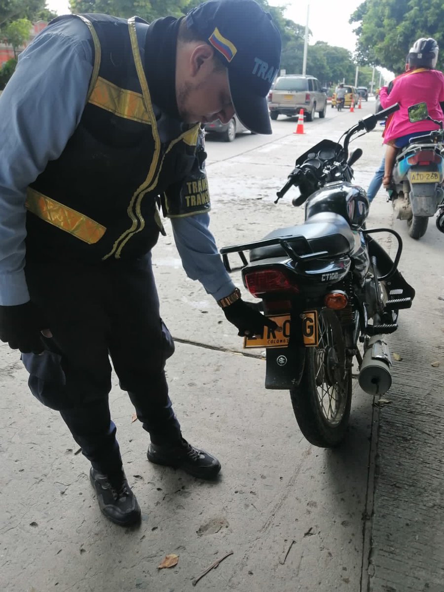 ErnestoMCastro's tweet photo. 4. Transitar con placas tapadas y adulteradas. https://t.co/e9NrtRMbQ5