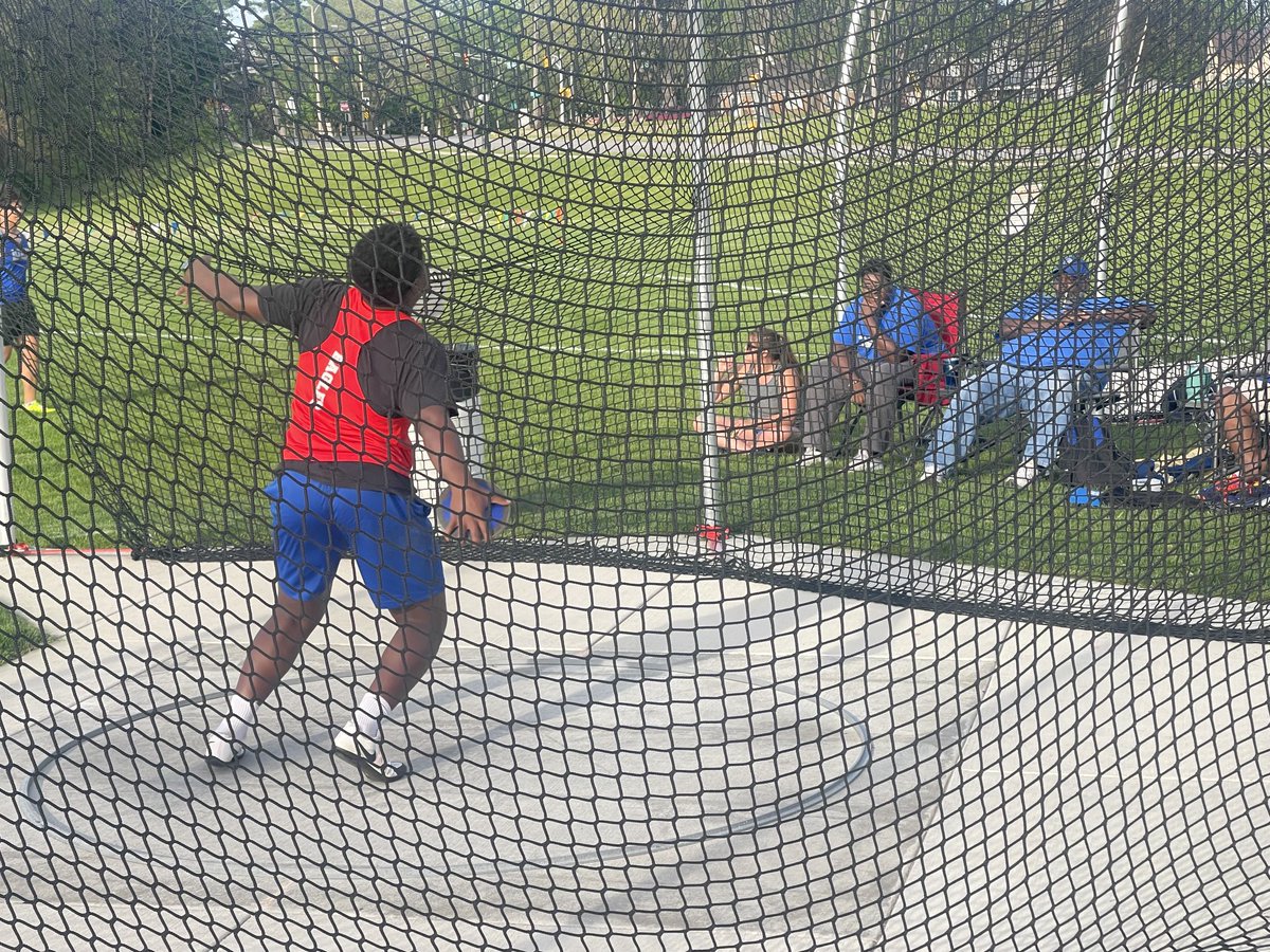 New PR in finals qualifier in shot and discus!!