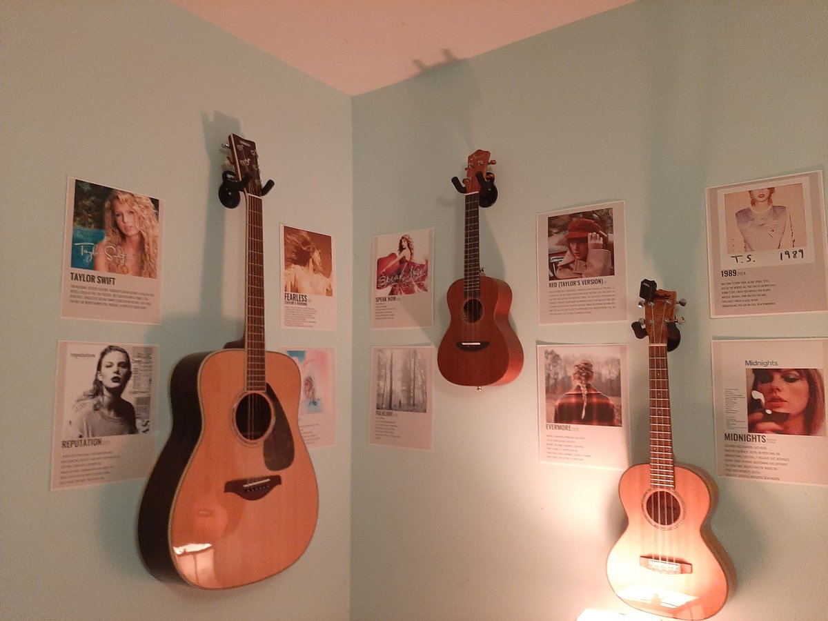 cloudyswift's tweet photo. Just had to share my cool kid corner https://t.co/eAbgaYZdS5