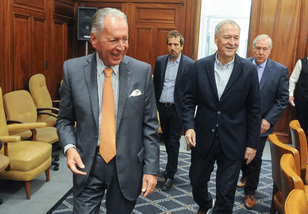 Hoy mantuvimos una reunión de trabajo junto al presidente de la <a href="/UIAok/">UIA</a>, Daniel Funes de Rioja, y el Comité Ejecutivo, porque es necesario establecer un programa común para generar un proceso de desarrollo con perspectiva federal en Argentina.