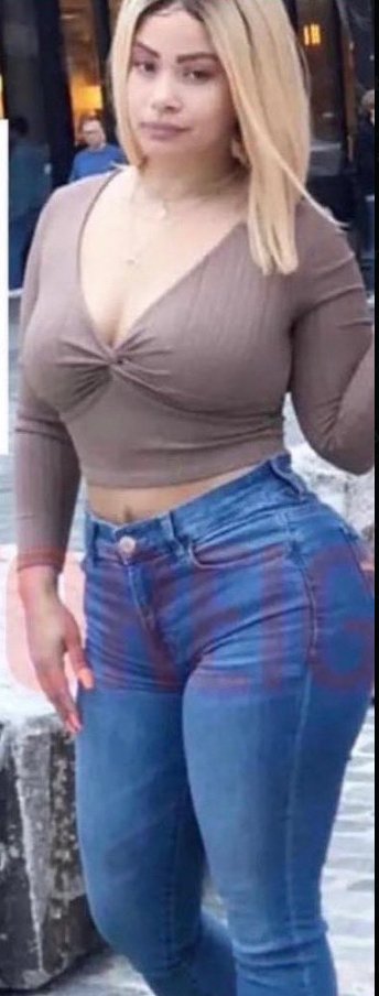 RaidsV2's tweet photo. ICE SPICE MOM IS HELLA FINEEEEE https://t.co/XGytO0wQX7