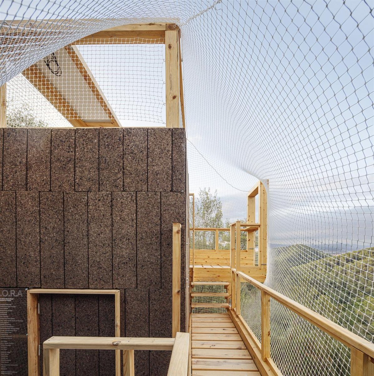 #NEWS A project recently designed and built by graduate students at the Institute for Advanced Architecture of Catalonia (IAAC) in Barcelona is called FLORA.
world-architects.com/en/architectur…

Photo: Adrià Goula @adriagoulaphoto

#architecturelovers #modern