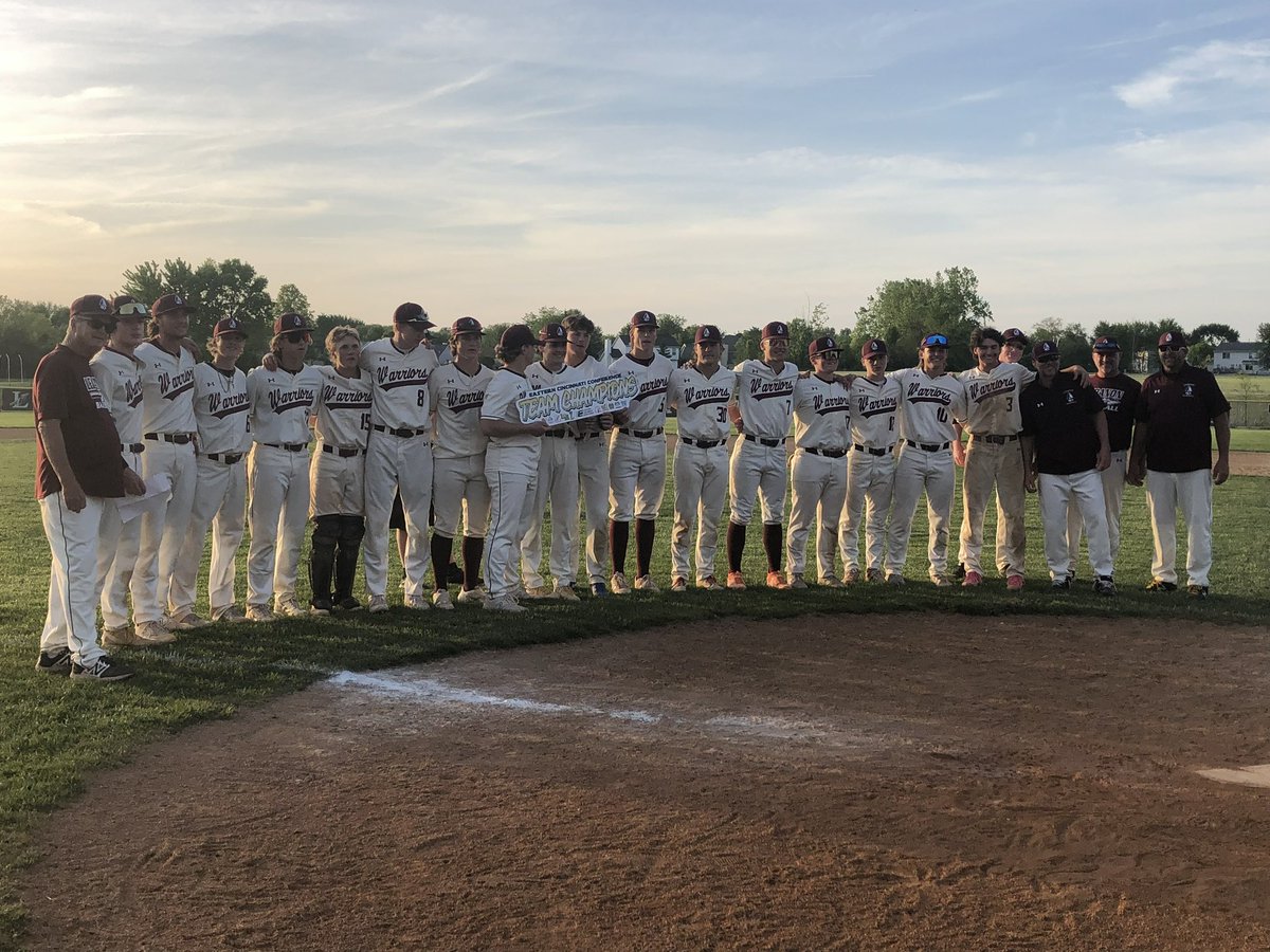 ⚾️ ECC CHAMPS! The Lebanon Boys finish atop the league standings with West Clermont at 14-4 after defeating Winton Woods tonight. Congrats fellas! Off to Lakota West tomorrow for the regular season finale! #OnwardLebanon🚩