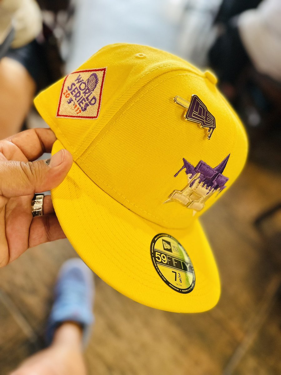 theOC98's tweet photo. Finally caught my Unicorn ! Chased this hat for almost a year !! And finally found it !! @NewEraCap @astros #Ready2Reign #capjunkie #HatClub #Lids #Firefitted https://t.co/iBHkXyiMwF