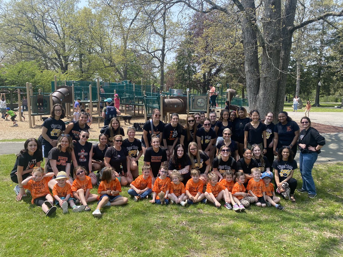 MrsDFortunato's tweet photo. Happy teacher appreciation week to this great group of students who do an AMAZING job teaching our Tiger Tots! @Taunton_Schools @TauntonHS https://t.co/Pyd6IwR1j1