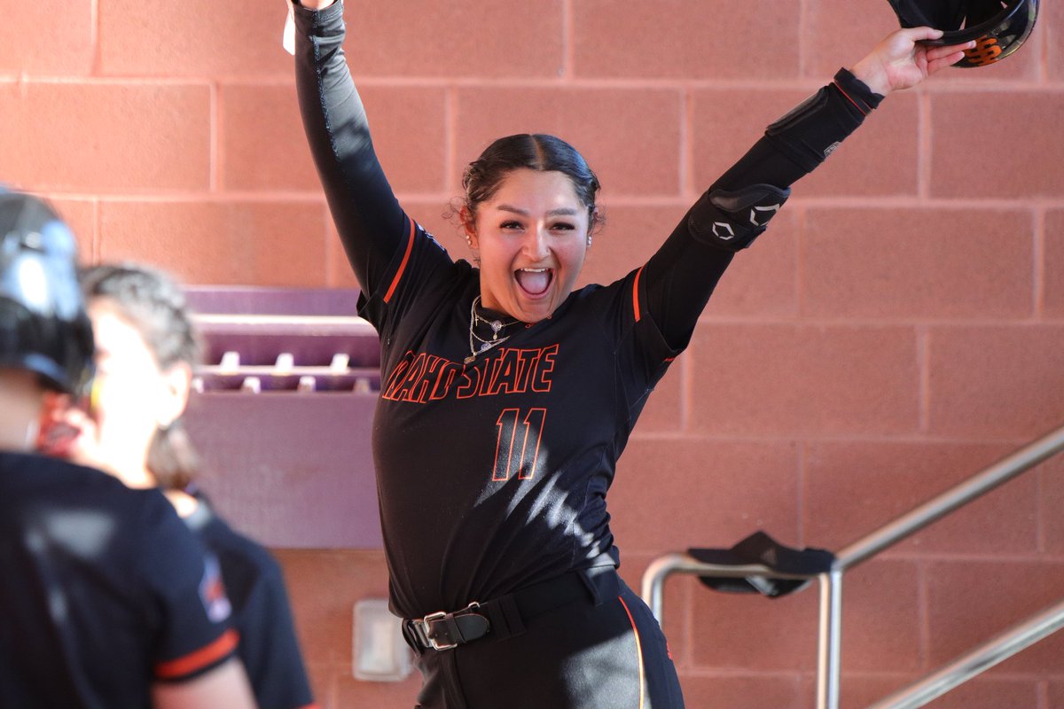 GELLY BOMB!!!!💣💣💣

HOME RUN BENGALS!!!!

ISU 5 - UNC 2