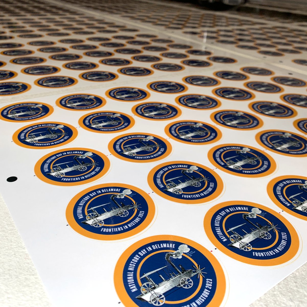 PureButtons's tweet photo. A sea of button art for @thisisdehistory
#PureButtons #CustomButtons #MadeinOhio https://t.co/aEe2OkJN7s