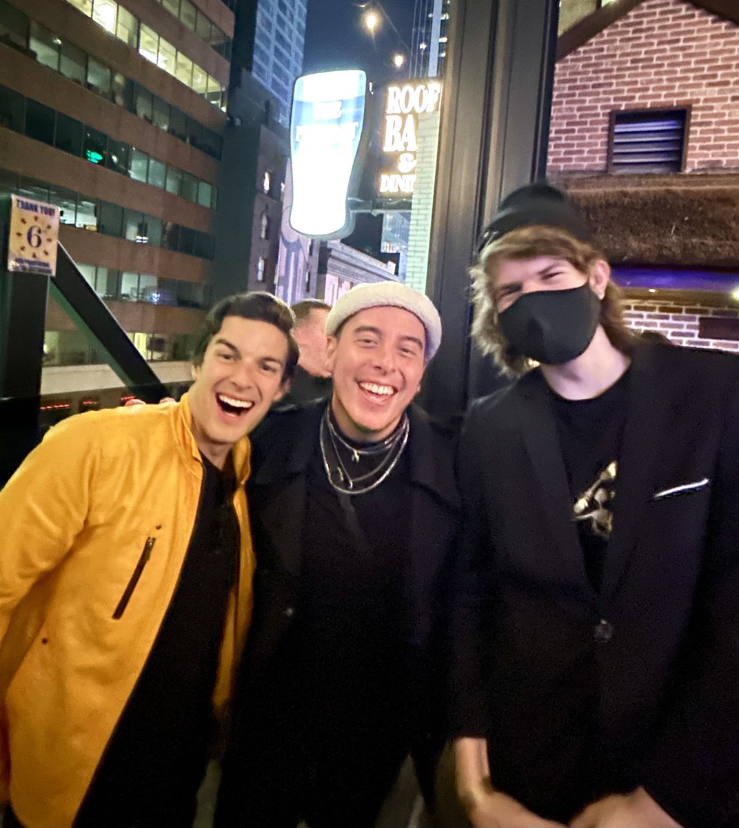 I finally got to meet these lovely people!!!!!! <a href="/MatPatGT/">MatPat</a> <a href="/Ranboosaysstuff/">Ranboo</a>