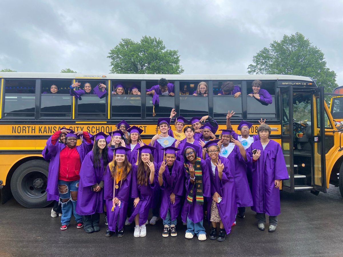 HawarKhalandi's tweet photo. So proud of our seniors and excited for  what their future has in store for them. @NorthtownNews @NKCHSDrewWhite @NKCHS_AD @TFundermann3 @LDouglas_NKCHS https://t.co/hgzJ3K82ML
