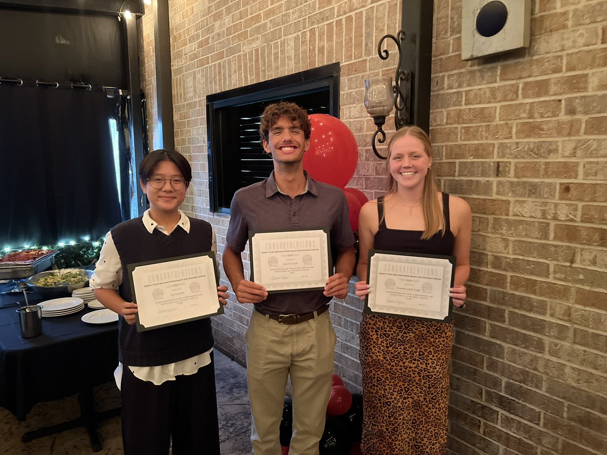 AHSBulldogs's tweet photo. Congratulations to our Athletic Booster Club Scholarship recipients! @elliepringle2 @to_ethan_ Maggie, Kyle and Zoe!! We are extremely proud of you!! @SFAHS_Bulldogs @FBISDAthletics @AHSAthleticBC https://t.co/DecllSPttO