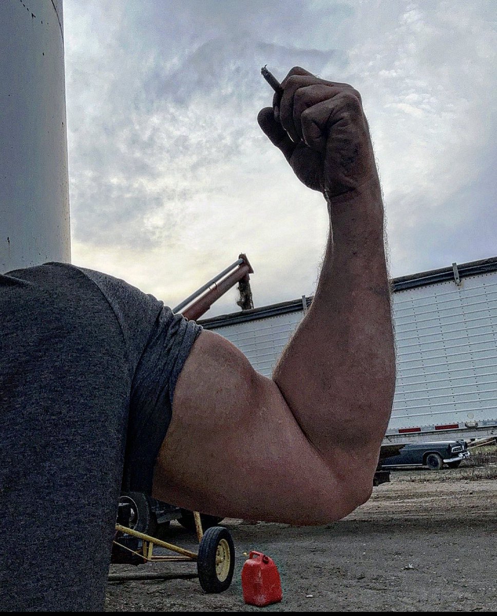 D 👈👈👈👈 tweet media