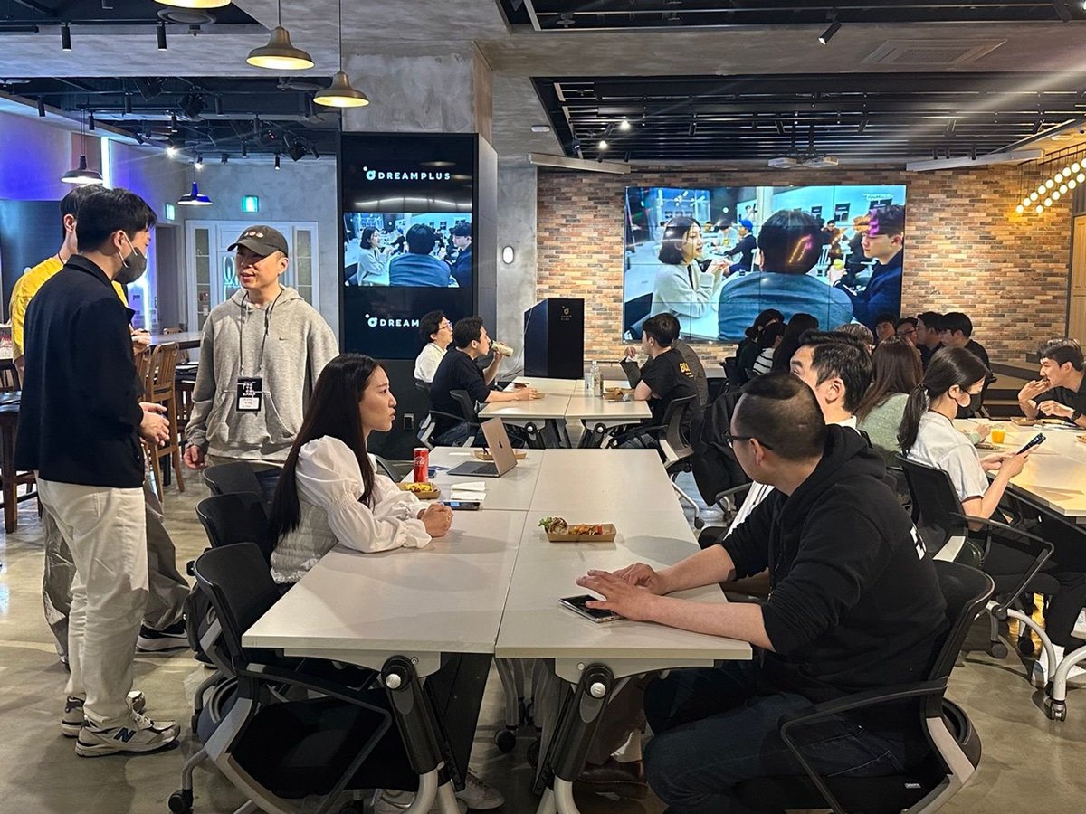 ProtocolCamp's tweet photo. #프로토콜캠프4기 #Web3Mingling
🗓️Date : 2023.5.11
@ProtocolCamp by DREAMPLUS X @hashed_official, a gateway to the next generation of crypto builders https://t.co/dGVRDeD5D8