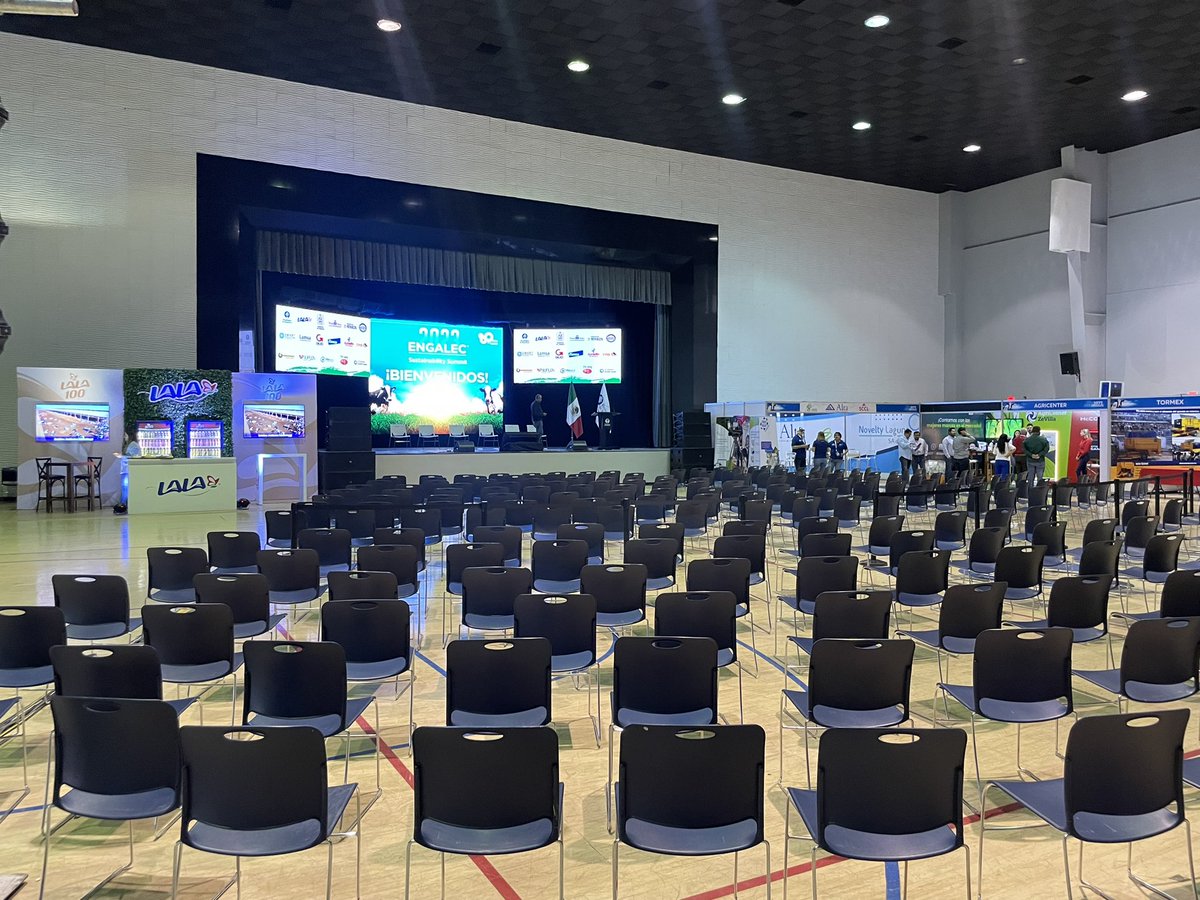 RogelioLozoyag's tweet photo. Participación de @UnVasoDeLALA encuentro Nacional de Ganaderos Lecheros y Productores Agropecuarios #ENGALEC 2023. 🐄
#SomosGenteLala #GrupoLala https://t.co/dGrPhES19q