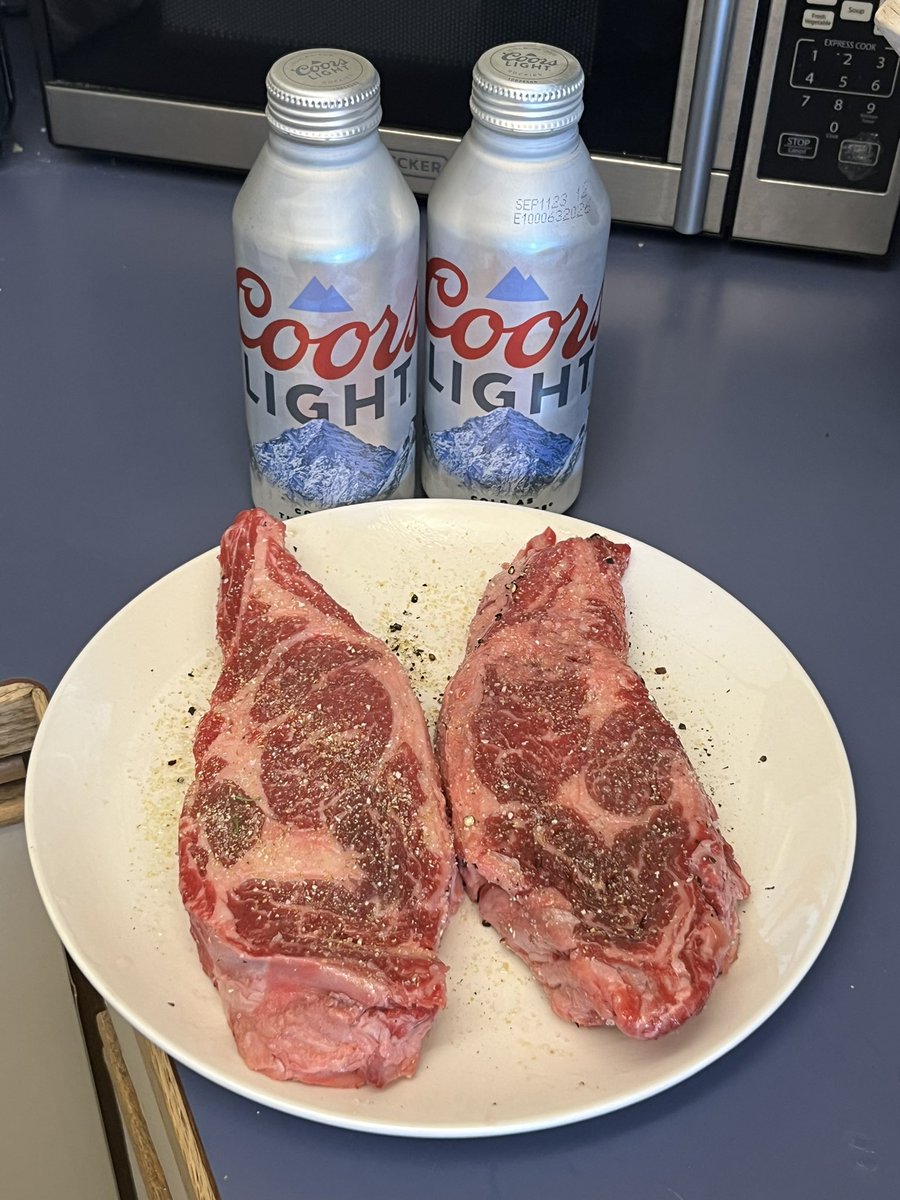 Hundo1324's tweet photo. Mountains are blue for the Sixers second half rally @PardonMyTake
#FuckHank https://t.co/R5xUdEx2kA
