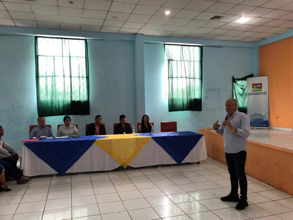 Magamsec's tweet photo. #Hoyl Con éxito culminó la segunda socialización "Presentación línea base Concurso Internacional de Vivienda con enfoque hacia Asentamiento Shuar", cumpliendo con el convenio entre #MIDUVI, #UCUENCA  y #MAGAMS, evento realizado en las oficinas centrales de la Federación Shuar. https://t.co/d64x3aL6zb