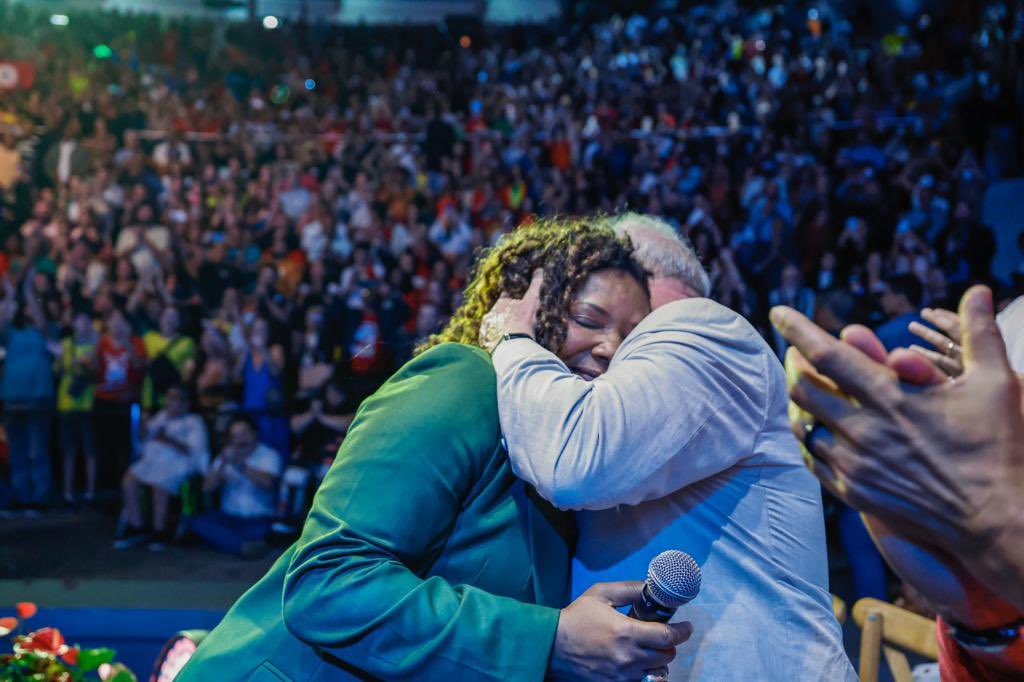 A cultura terá o maior investimento direto da história: R$ 3,8 bilhões, que serão distribuídos aos Estados e municípios brasileiros que demonstrarem interesse. A Lei Paulo Gustavo soma ao recente decreto que assinei destravando leis de fomento à cultura.

📸: <a href="/ricardostuckert/">Ricardo Stuckert</a>