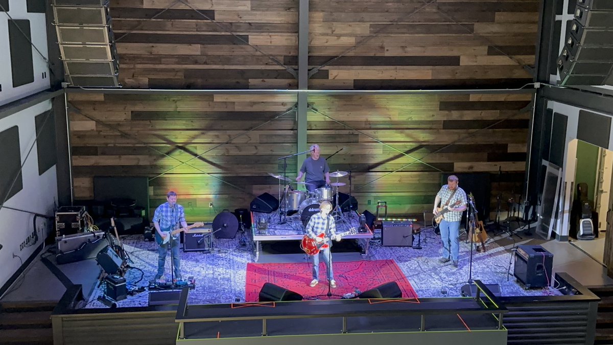 SonicSkyways's tweet photo. We had a BLAST at @LeonsGarageOH tonight! What a killer venue! We hope to perform there again! Thank you! https://t.co/cQmLSCADvJ