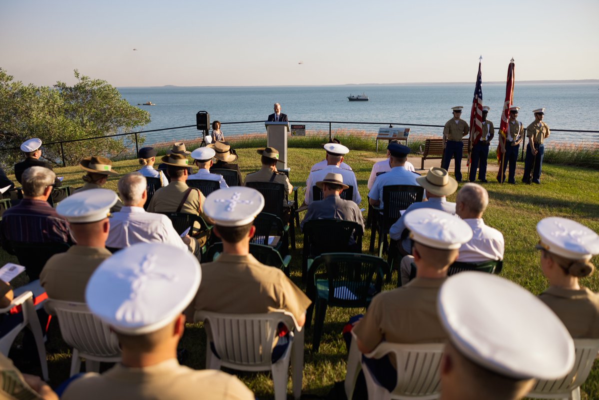 MRFDarwin's tweet photo. Marines and Sailors with Marine Rotational
Force – Darwin and @DefenceAust Allies come
together with the local community for a commemorative service of the 81st Battle of the Coral Sea.

#battleofthecoralsea #AlliesandPartners
#FreeandOpenIndoPacific https://t.co/iLiLNrWSMw