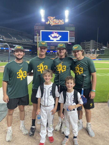 JAllenPrincipal's tweet photo. @waynestbaseball @Sam28Allen 9 yrs ago at Comerica and there you are on the field as a Warrior helping little ball players make dreams come true! Proud of you! https://t.co/WMwSdQxtNo