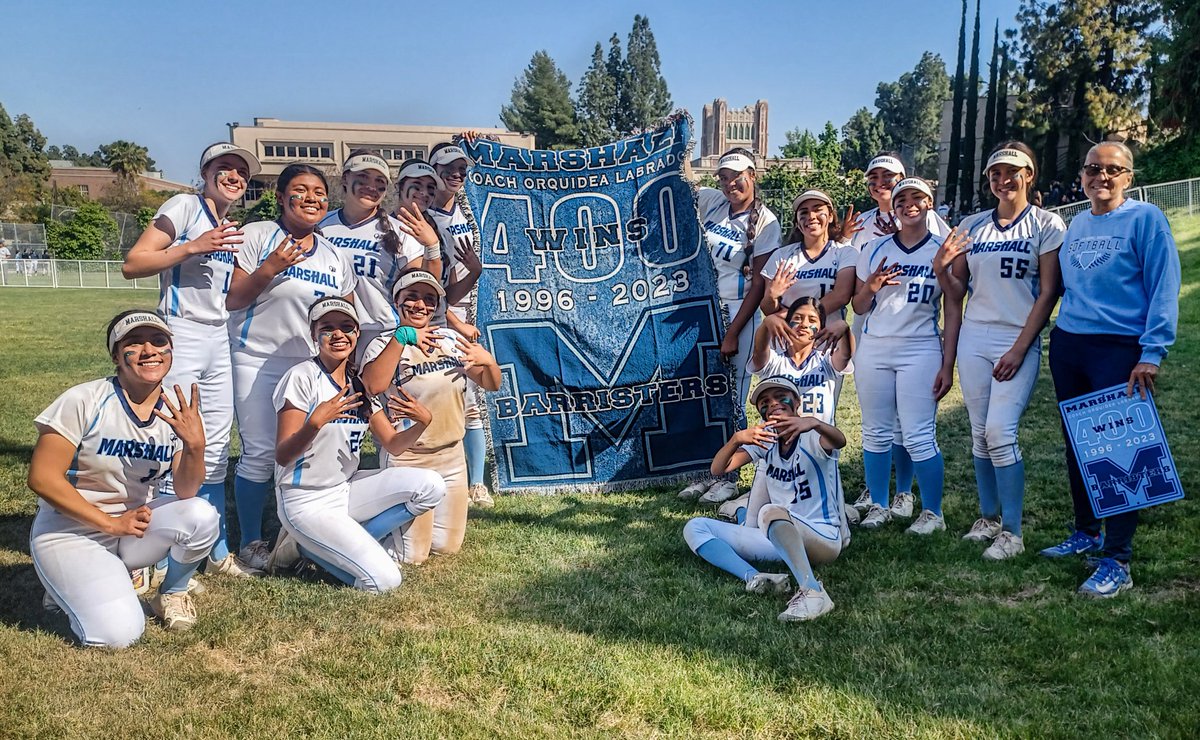 SplashArtPhotog's tweet photo. A custom woven blanket and aluminum sign created for Coach Labrador of Marshall Barristers Softball representing her 400 career wins as coach. https://t.co/tlhrlgTmEz