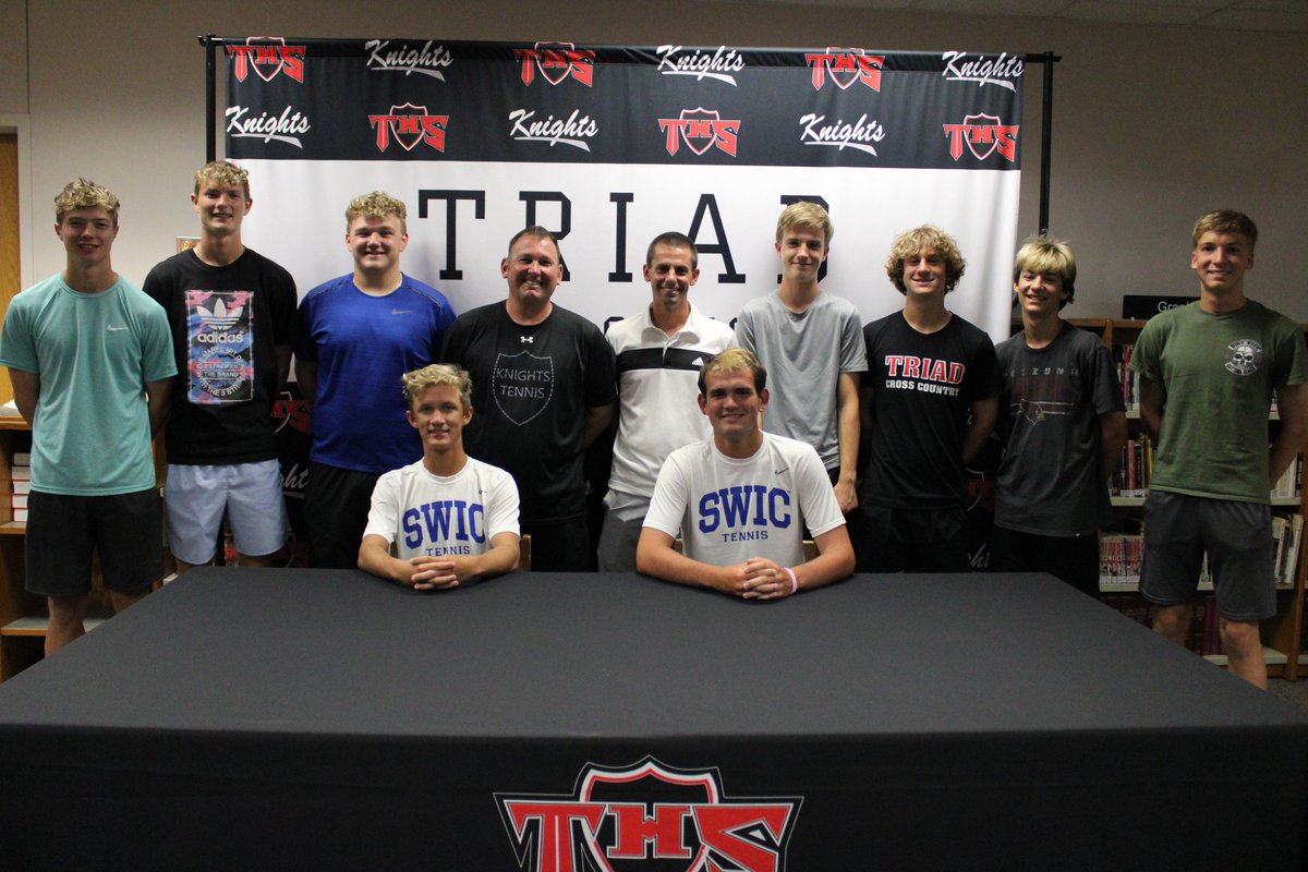 Congrats to Andrew Carter and AJ Mills, who both signed to play tennis at Southwestern Illinois College yesterday! 🟦🌩🎾