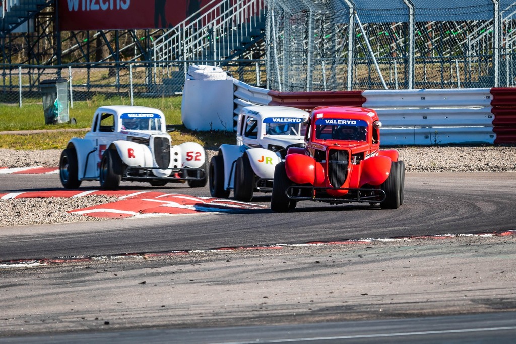 SvMotorFoto's tweet photo. Blandade bilder från VårRacet på Mantorp Park 7 maj 2023. Formula Nordic, Legend Cars, GT4 Scandinavia, Radical #formulanordic #radical #legendcars #gt4 #gt4scandinavia #toyotagazzoracing #mclaren #mantorppark #vårracet #svenskmotorsportfoto #motorfoto #… https://t.co/hPWdsnDz2X https://t.co/fQx0HyZGbI