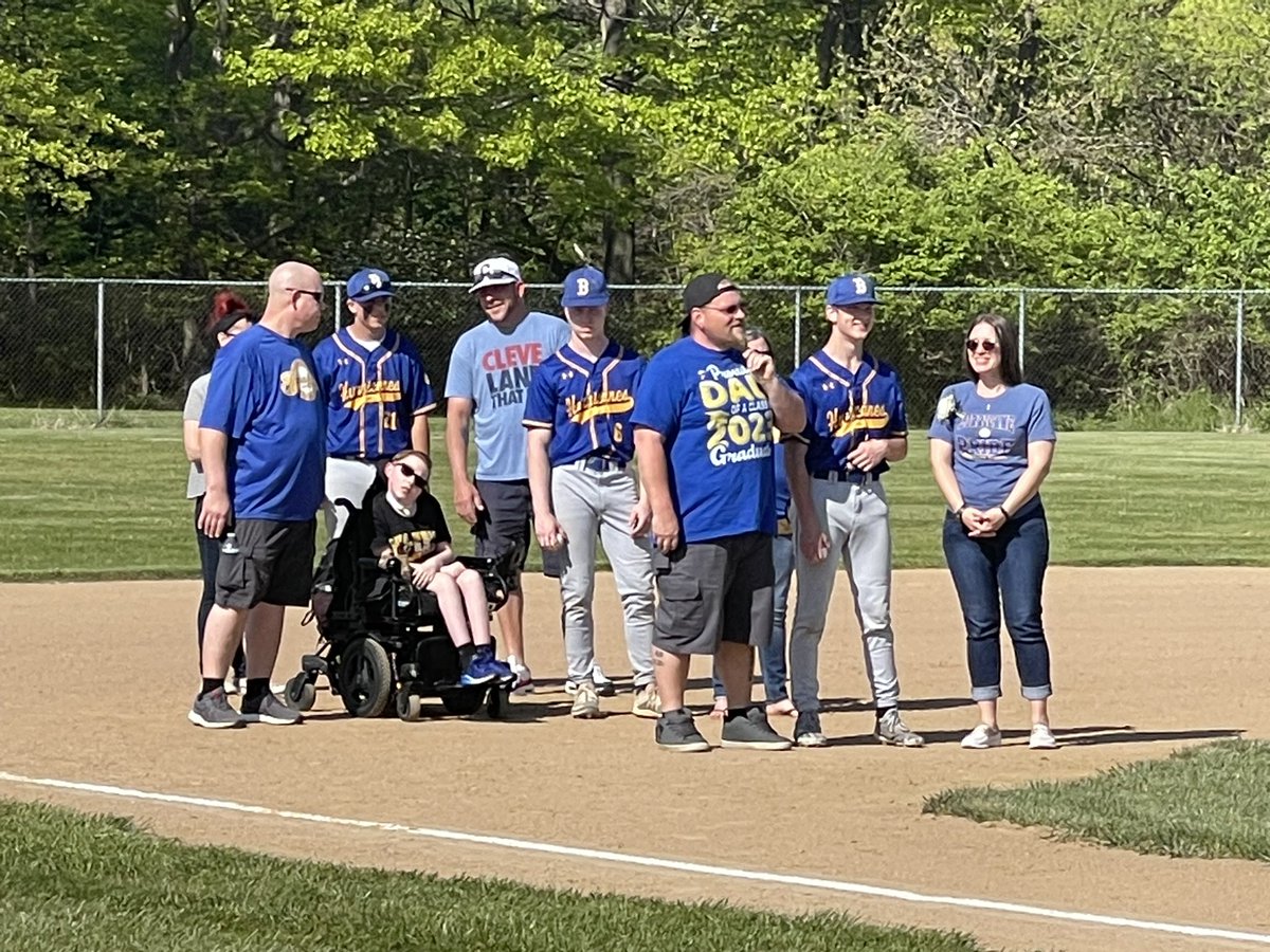 HurricanesSuper's tweet photo. Congratulations to our Seniors! #HurricaneBaseball #WinTheDay https://t.co/eqD1EtuJaG