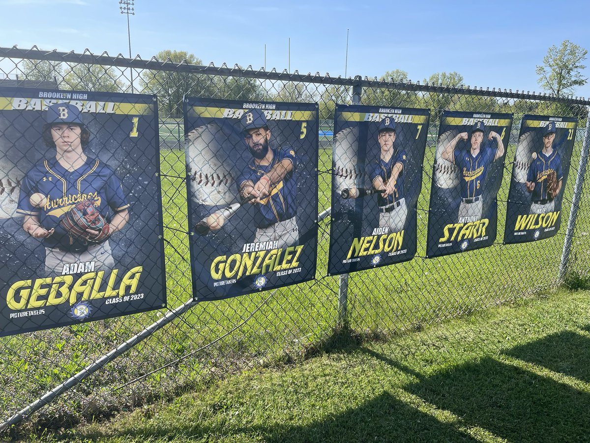 HurricanesSuper's tweet photo. Congratulations to our Seniors! #HurricaneBaseball #WinTheDay https://t.co/eqD1EtuJaG