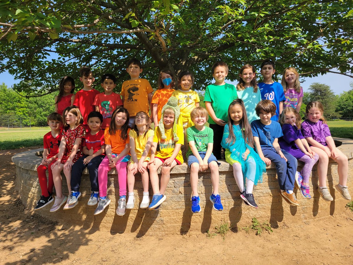 THANK YOU room 108 for showering me with LOVE this week!  This picture makes me so happy! ❤️🧡💛💚🩵💜 #smallschoobigheart <a href="/ColumbiaES_fcps/">Columbia Elementary School</a>