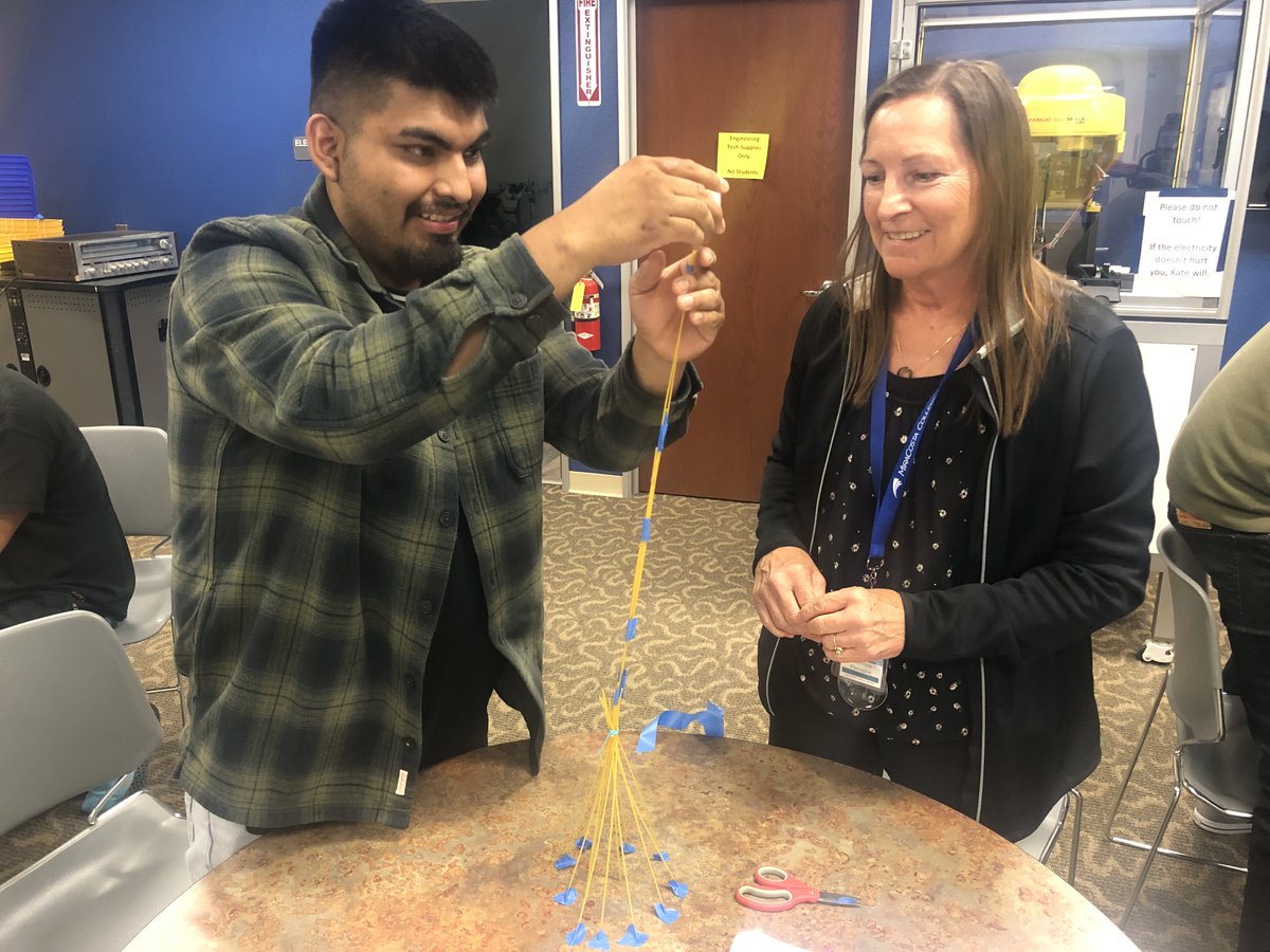 MiraCostaTCI's tweet image. 🍬🚀 Our Engineering Tech students rocked the #MarshmallowChallenge, showcasing problem-solving, teamwork & creativity! In 18 mins, they built towers using spaghetti, tape, string & one marshmallow. We're proud of our clever cookies! #EngineeringTech #Teamwork #STEM #MiraCosta 🌟