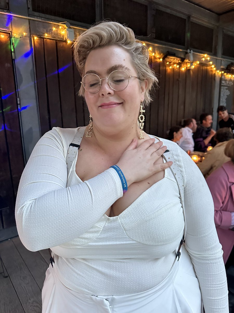 galia47's tweet photo. @jaydeadams wearing the @DravetUK wristband in support of all those living with Dravet Syndrome https://t.co/WbuLYkh57A