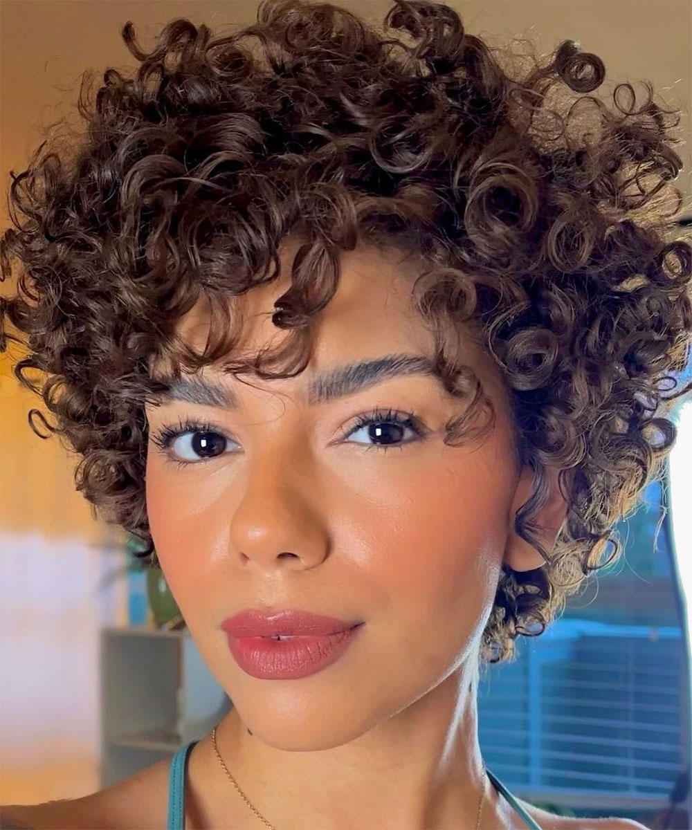 naturallycurly's tweet image. Thinking about going short with your Type 3 curls? Learn about the best short haircuts for curly hair and get tips on styling and maintaining your new look. ow.ly/RVEr50Om1AE #shorthairdontcare #curlyhaircuts #type3curls