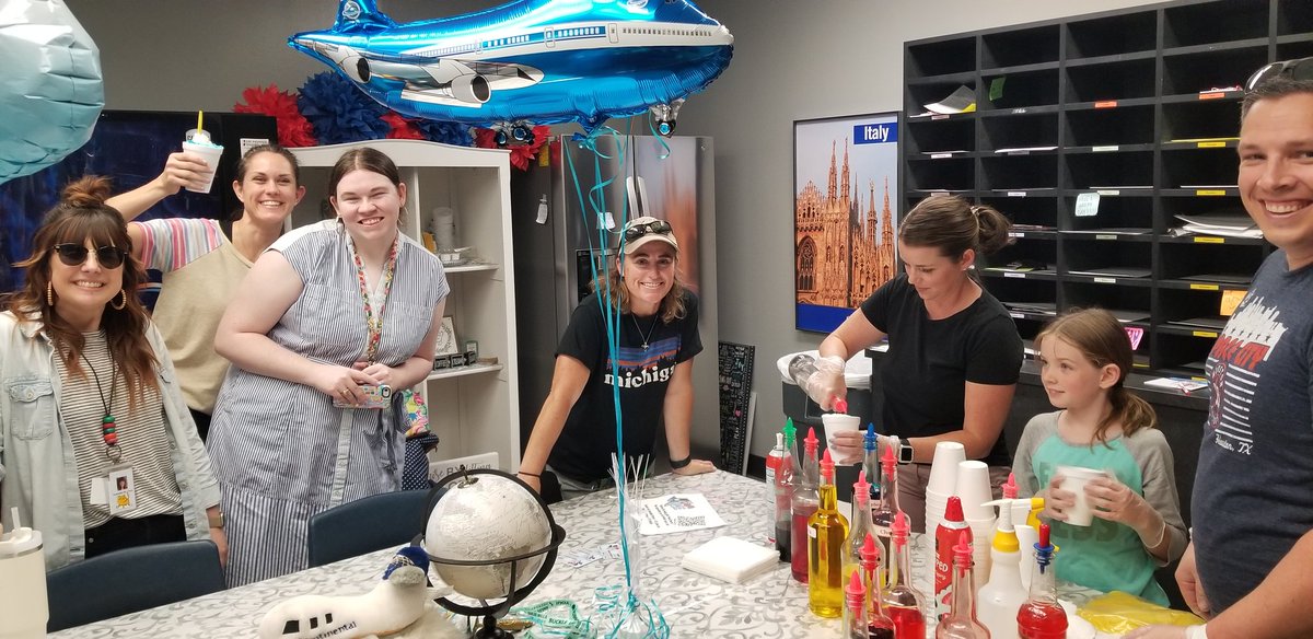 Thank you TX Lava Ice for treating our teachers today! It's was a great day for shaved ice @TheissKISD ! @KleinISD