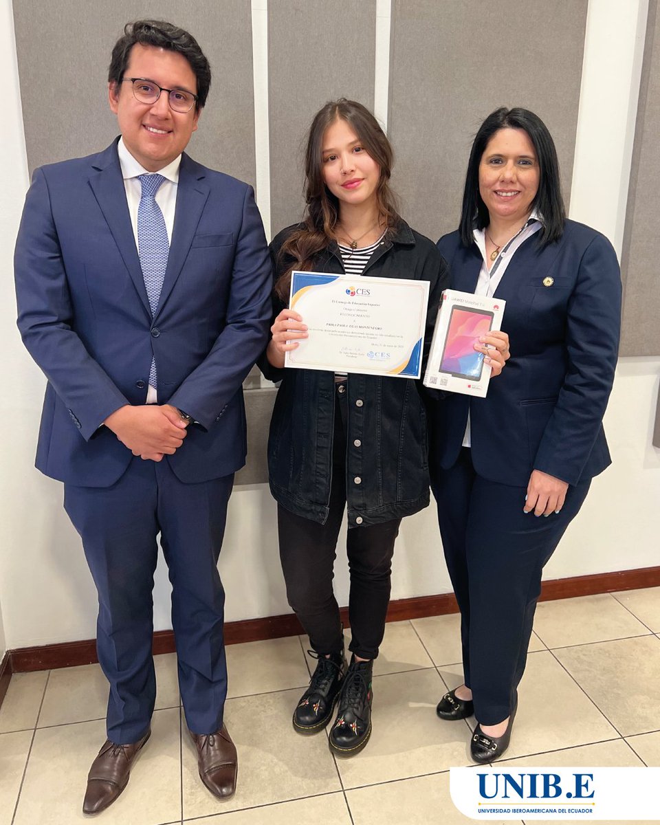 unibe_ec's tweet image. #OrgulloUNIBE | ¡Tenemos grandes noticias para la UNIB.E!
Erika Egas, estudiante de la carrera de Nutrición y Dietética🥝🥑, recibió un reconocimiento por ser la mejor estudiante de @unibe_ec.  🙌🎓

Conoce más aquí: bit.ly/3VUaYZA
#CES #Universidad #ec #tercernivel