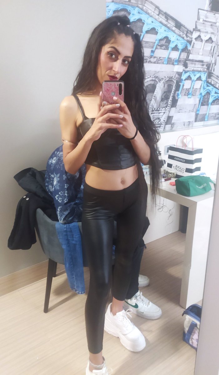 Diosa Eva Bellucci tweet media
